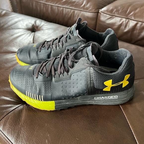 Under Armour Men’s Charged Sneakers Size 9 - Picture 2 of 4